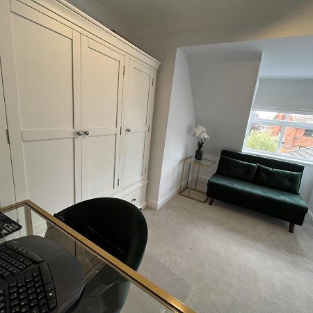 5 Bedroom 4 Bathroom Gym Playroom Country Home Leamington Spa Exterior photo